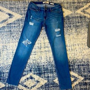 Hollister Low rise super skinny Women’s jeans size 11R 30W/30L